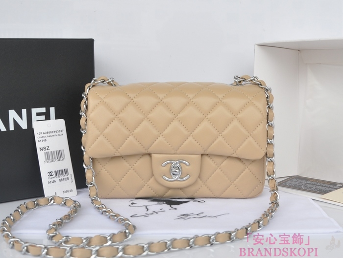 シャネル CHANEL マトラッセライン ラムスキン ショルダーバッグ ライトブラウン  A1116-13