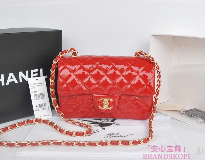 シャネル CHANEL マトラッセライン エナメル ショルダーバッグ レッド A1116-10
