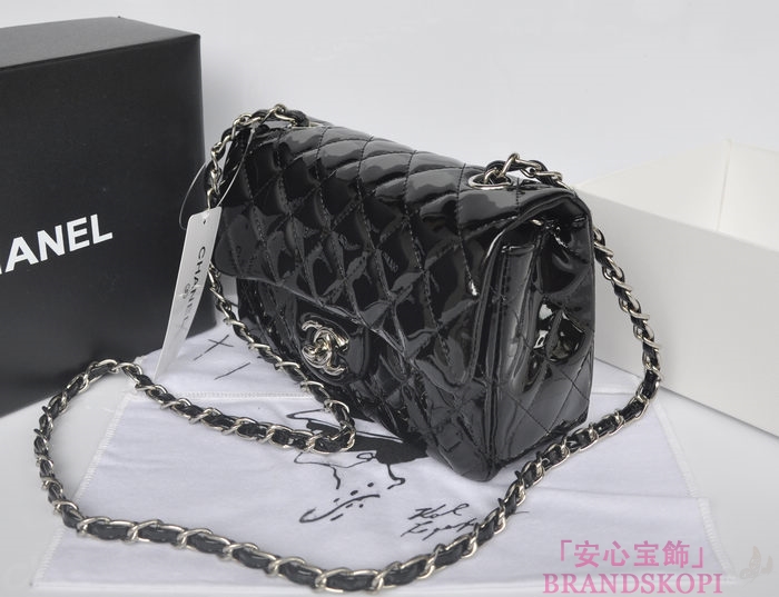 シャネル CHANEL マトラッセライン エナメル ショルダーバッグ ブラック A1116-6