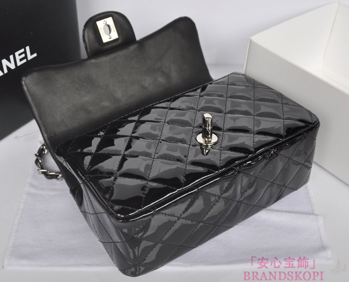 シャネル CHANEL マトラッセライン エナメル ショルダーバッグ ブラック A1116-6