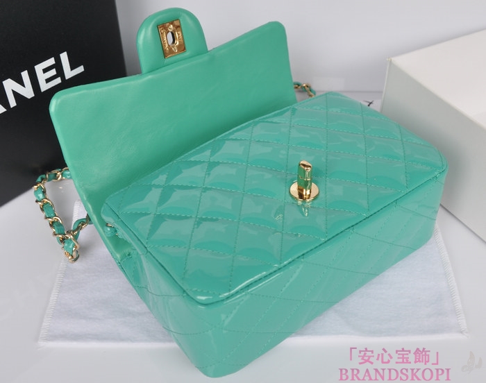 シャネル CHANEL マトラッセライン エナメル ショルダーバッグ ライトグリーン A1116-5