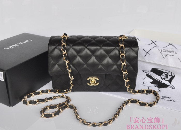 シャネル CHANEL マトラッセライン ラムスキン ショルダーバッグ ブラック A1116