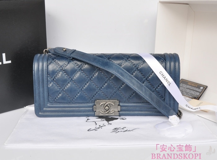 シャネル CHANEL ラムスキン ショルダーバッグ ブルー A66381