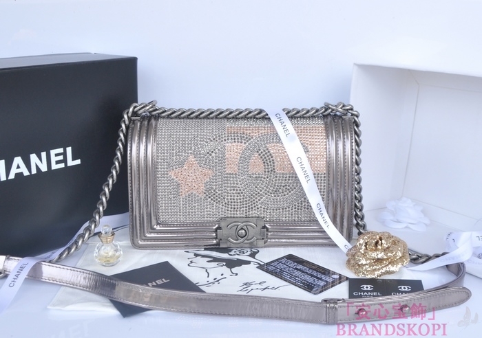 CHANEL  シャネル ボーイシャネル　ローズフォンセ ビジューデザイン A67086-11 ヴィンテージ金具