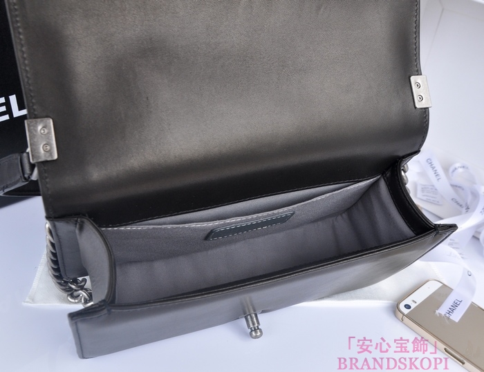 CHANEL  シャネル ボーイシャネル　ローズフォンセ ビジューデザイン A67086-10 ヴィンテージ金具