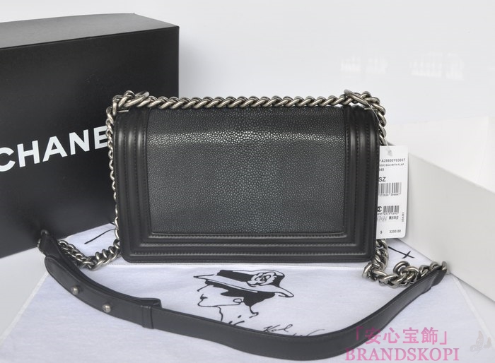 CHANEL　シャネル　ボーイシャネル チェーンショルダーバッグ　マトラッセ　A67086-7 ヴィンテージ金具