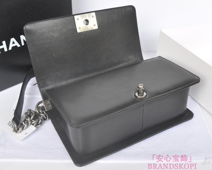 CHANEL　シャネル　ボーイシャネル チェーンショルダーバッグ　マトラッセ　A67086-7 ヴィンテージ金具