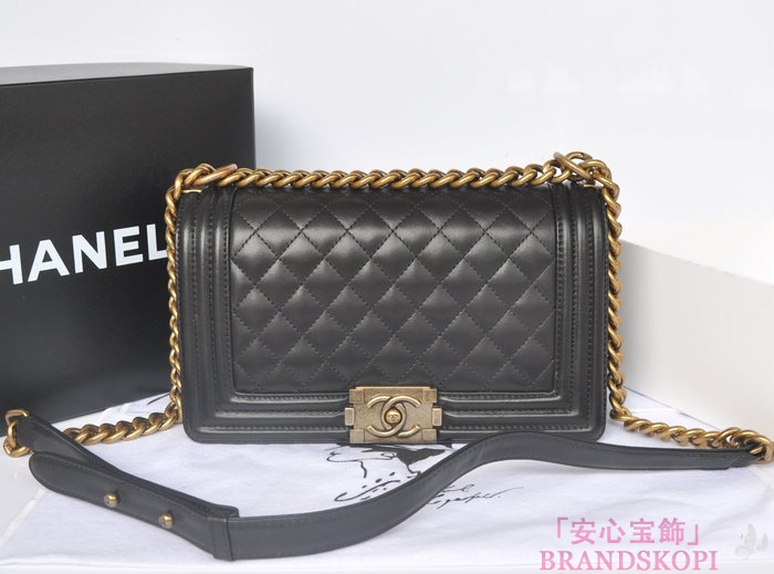 CHANEL　シャネル　ボーイシャネル チェーンショルダーバッグ　マトラッセ　A67086-2 ヴィンテージ金具