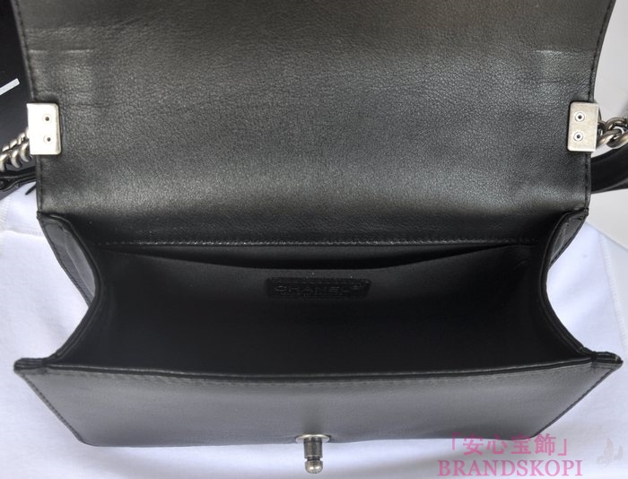 CHANEL　シャネル　ボーイシャネル チェーンショルダーバッグ　マトラッセ　A67086-1 ヴィンテージ金具