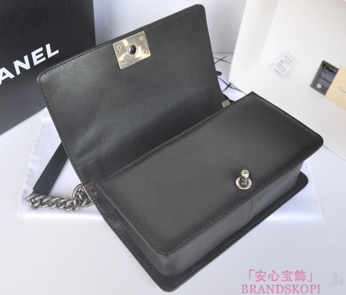 CHANEL　シャネル　ボーイシャネル チェーンショルダーバッグ　マトラッセ　A67086-1 ヴィンテージ金具