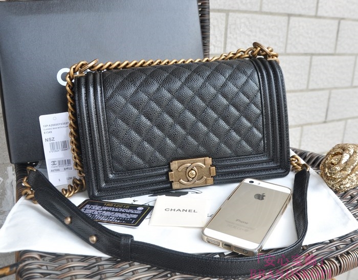 CHANEL　シャネル　ボーイシャネル チェーンショルダーバッグ　マトラッセ　A67086 ヴィンテージ金具