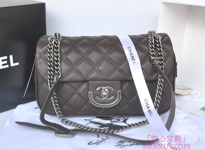 CHANEL/シャネル 金具付きチェーンショルダーバッグ ベンガルブラウン×シルバーアンティーク  A67824-3