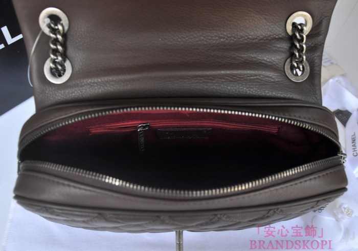 CHANEL/シャネル 金具付きチェーンショルダーバッグ ベンガルブラウン×シルバーアンティーク  A67824-3