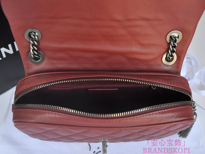 CHANEL/シャネル 金具付きチェーンショルダーバッグ レッド×シルバーアンティーク  A67824-2