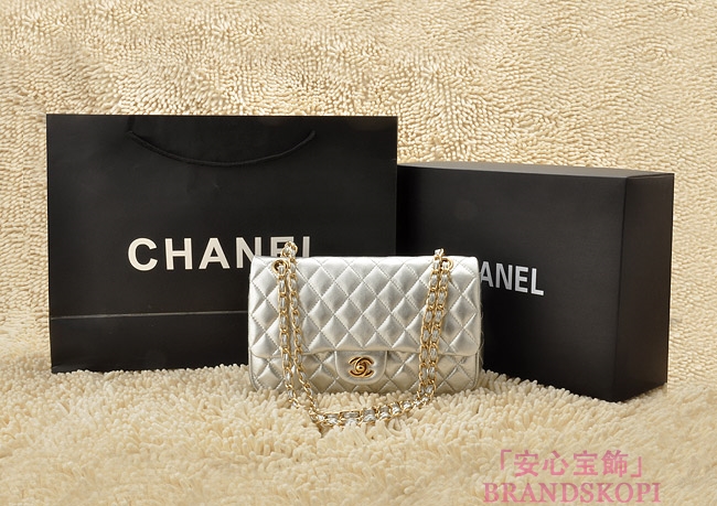 CHANEL/シャネル 金具付きチェーンショルダーバッグ 銀色×シルバー金具 /ゴールド金具 CH042109