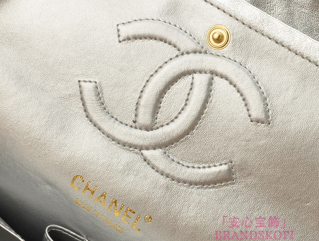 CHANEL/シャネル 金具付きチェーンショルダーバッグ 銀色×シルバー金具 /ゴールド金具 CH042109
