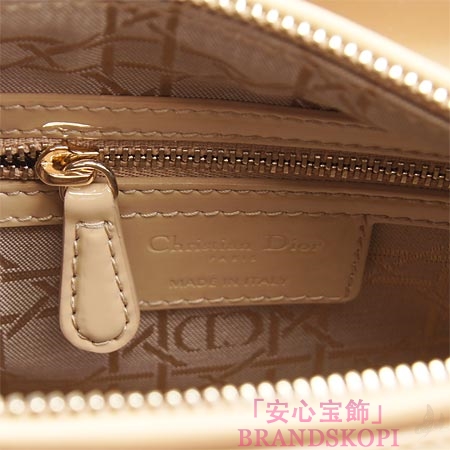 クリスチャンディオール/Christian Dior/ ロゴチャーム付きハンドバッグ(２ＷＡＹ仕様)/LADY DIOR レディディオール /ナチュラルvrb44550 m111