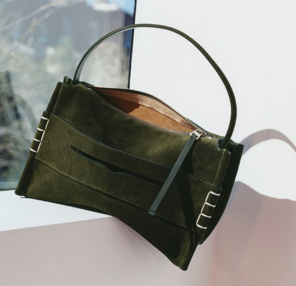 JW アンダーソン、「ローファーバッグ」の新作発売　中間サイズのミディアムが登場