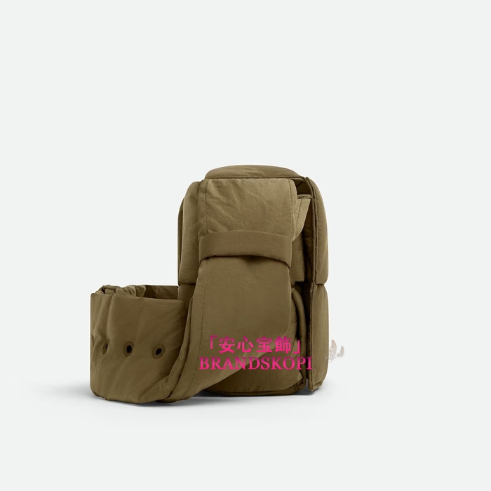 ボッテガヴェネタスーパーコピースモール パデッド テック カセットスモールクロスボディバッグ755182VBO812877
