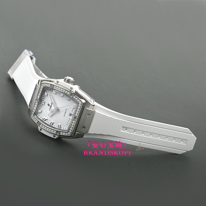 ウブロスーパーコピー時計自動巻きスピリット オブ ビッグ・バン チタニウム ダイヤモンド 665.NE.2010.RW.1204